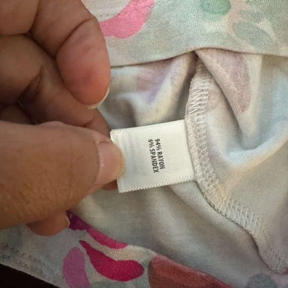 ST. JOHN
Brush-Stroke Floral Stretch Top (T1) - Picture 7 of 9